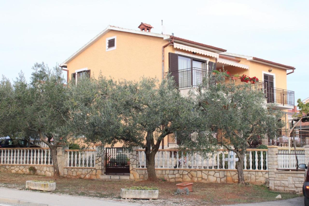 Lily'S Lovely Apartments Фажана Екстер'єр фото