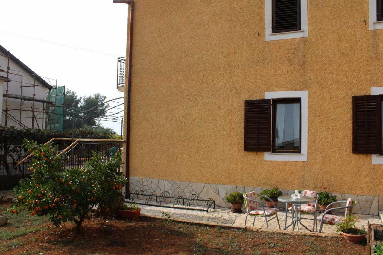Lily'S Lovely Apartments Фажана Екстер'єр фото